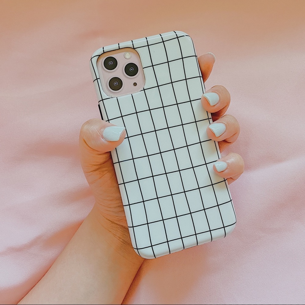 Casely White & Black Lined Grid iPhone 11 Pro case